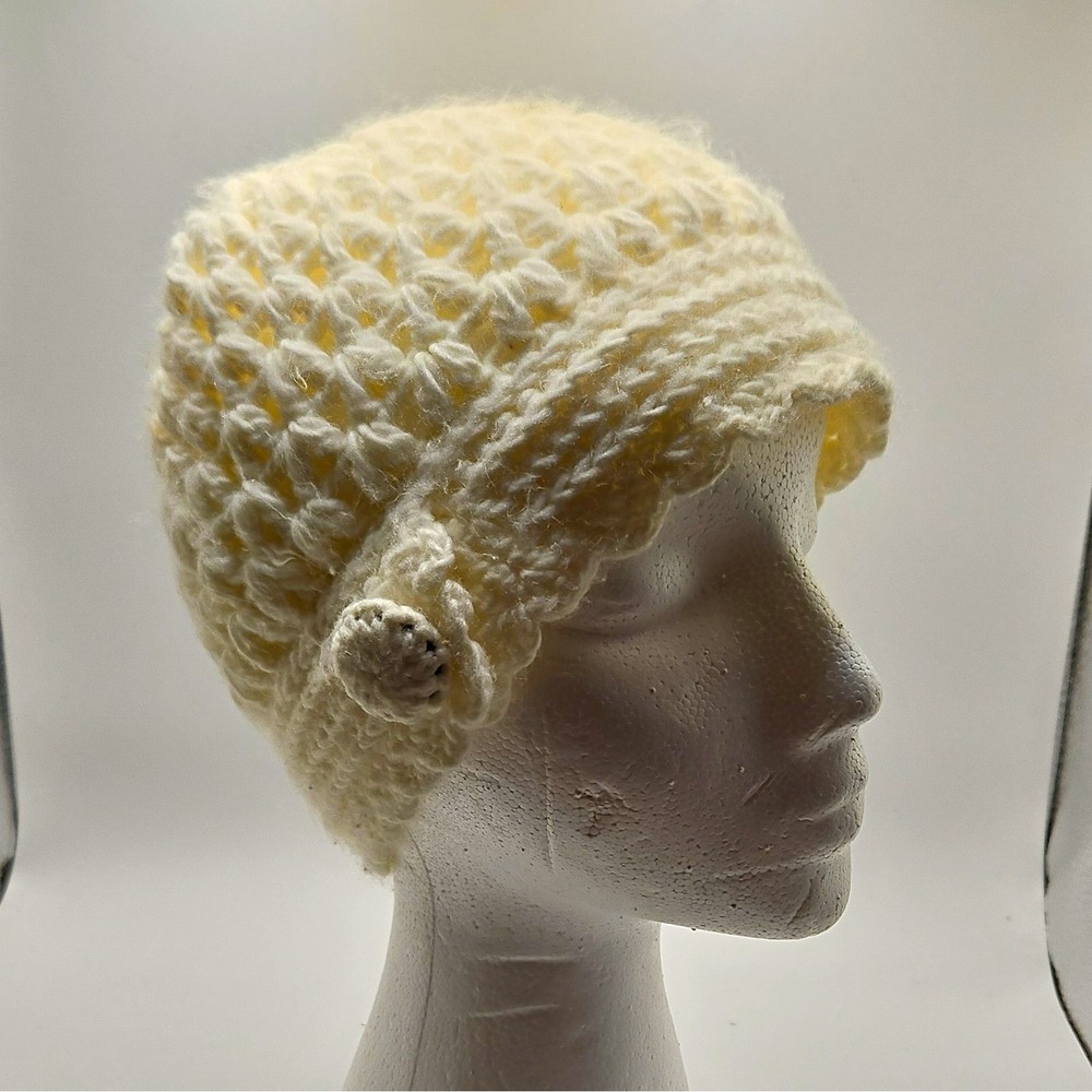 Ivory Knit Beanie Hat Button Accent Womens One Size Acrylic Fall/Winter